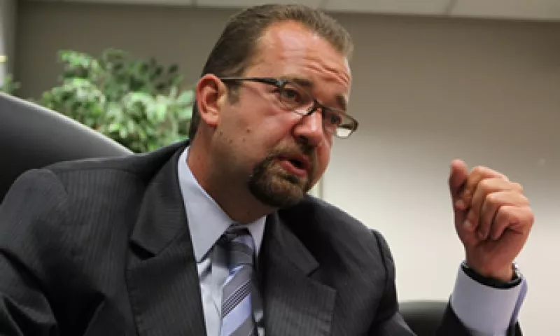 A la comparecencia sólo se presentó Mony de Swaan, comisionado presidente del organismo regulador. (Foto: Notimex)