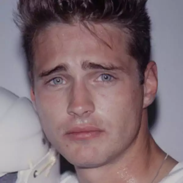 Jason Priestley era Brandon Walsh.