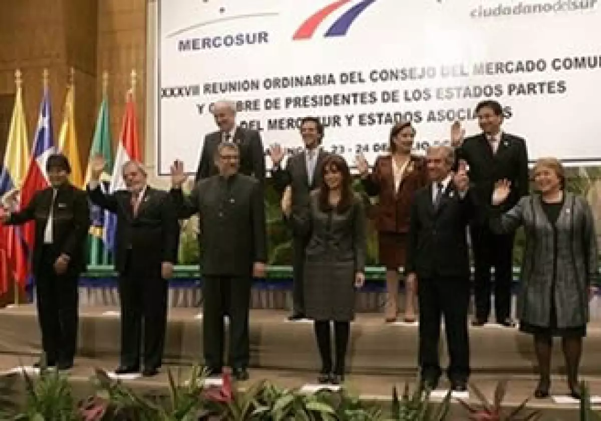 Los mandatarios comerciarán con monedas regionales tras el establecimiento de un sistema de cotización por parte de los bancos centrales. (Foto: AP)
