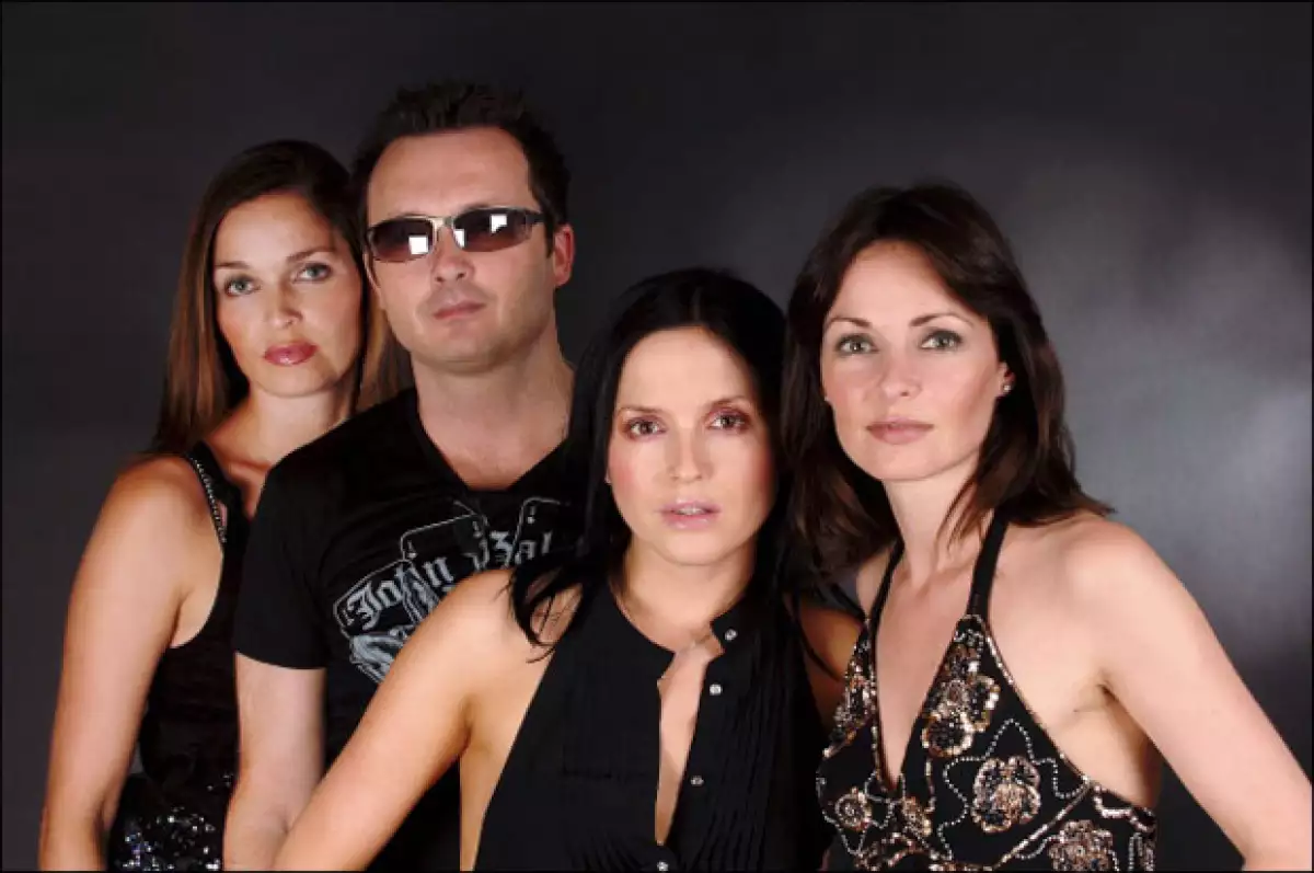 Lo que muchos fans deseaban finalmente ha ocurrido: Andrea, Sharon, Caroline y Jim se han reunido de nuevo para lanzar nuevo disco y promocionarlo con una gira.