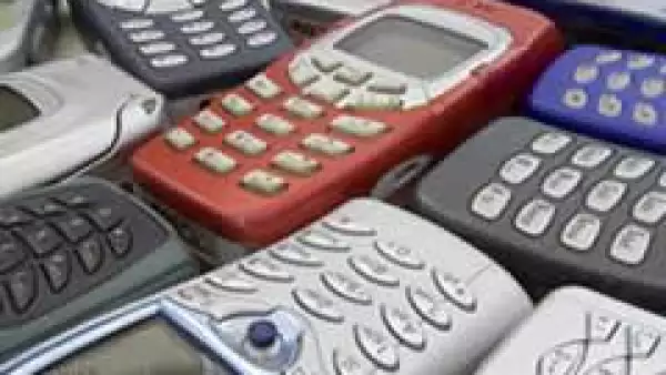 La decisi�n de Mitsubishi llega despu�s de que Sanyo anunciara en enero la venta de su negocio de tel�fonos m�viles a Kyocera Corp.