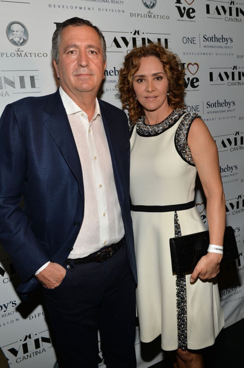 El empresario presentó una demanda de divorcio y la custodia de sus hijas Valentina y Mariaignacia, de 4 y 2 años de edad respectivamente, ante el Juzgado 24 de lo Familiar del Distrito Federal.