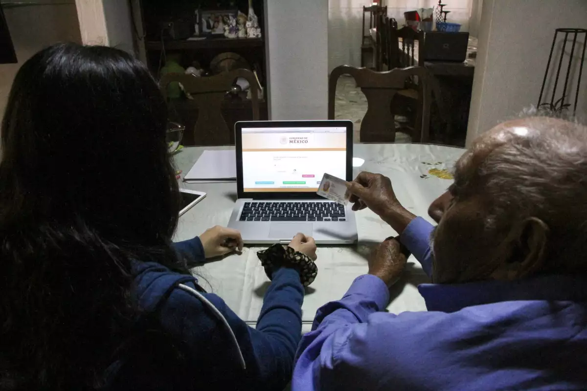 Adultos-mayores-vacuna