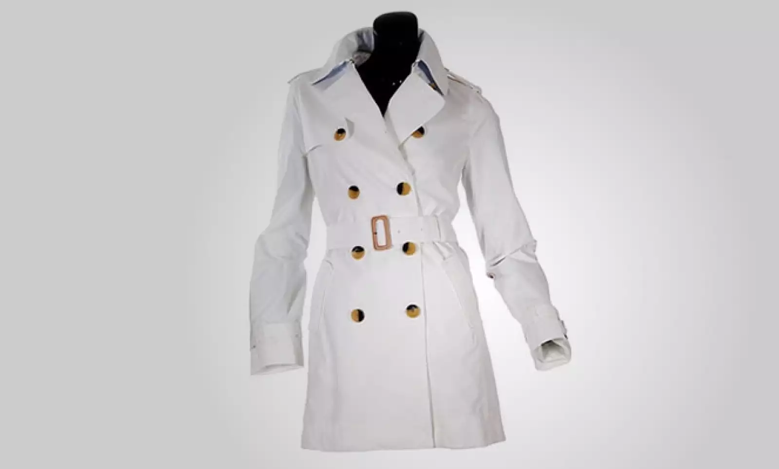 Para ellas, este abrigo en algodón blanco combina a la perfección estilo y lujo.