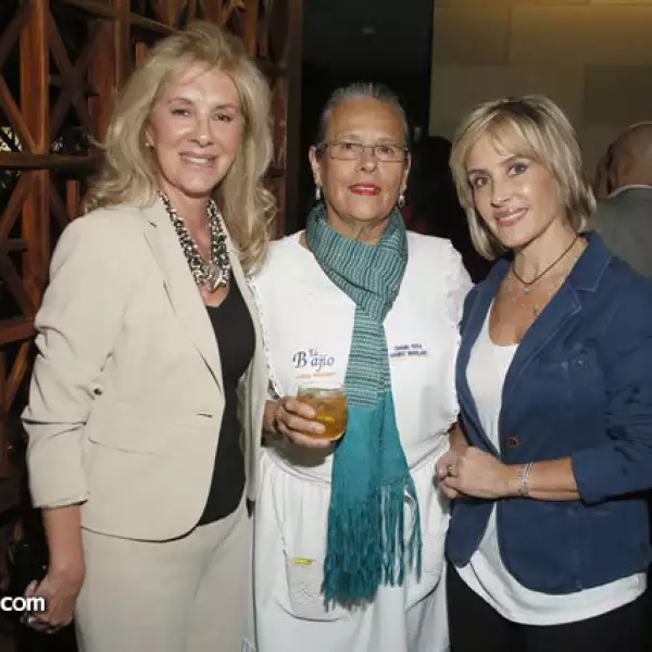 Aurora López de Ortigoza,Carmen Ramírez,Mónica Beteta