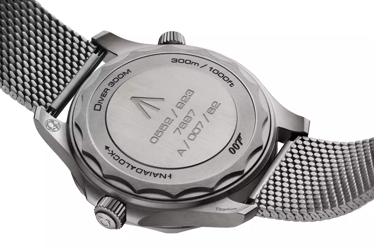 omega_210_90_42_20_01_001_caseback_jpg.jpg