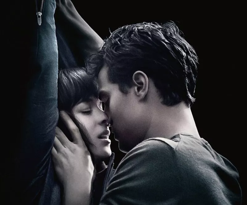 Este fin de semana se estrena está cinta que ha sido de las más esperadas. Este ` cuento de hadas sadomasoquista´ divide opiniones. Aquí la crítica sobre la película.