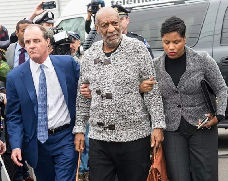 El comediante afroamericano se presentó ante el tribunal y pagó la fianza para esperar su juicio y defenderse en libertad, tras la acusación de violación de una mujer.