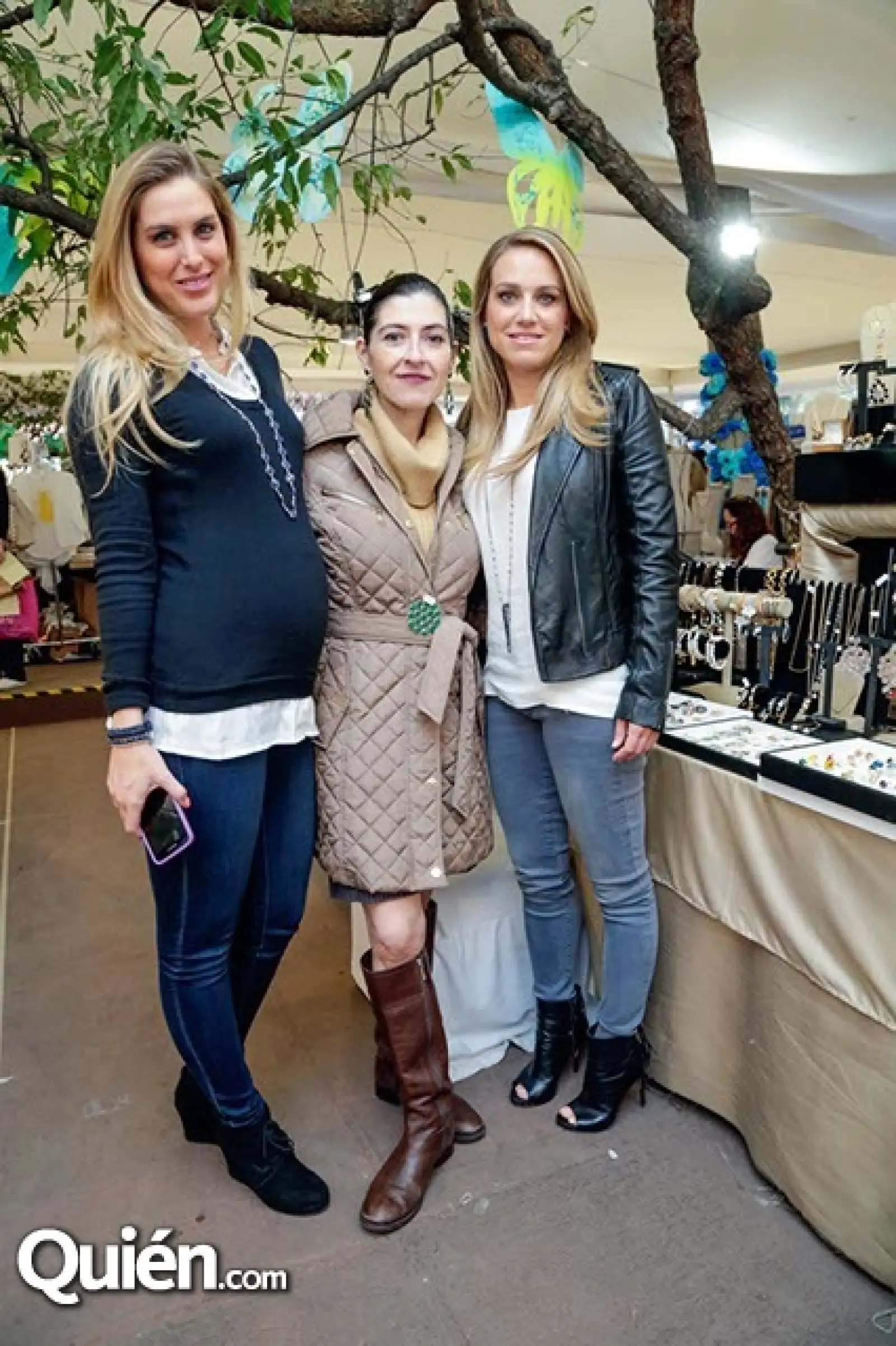 Andrea Coppel, Judy Chaurand y Claudia Isaac