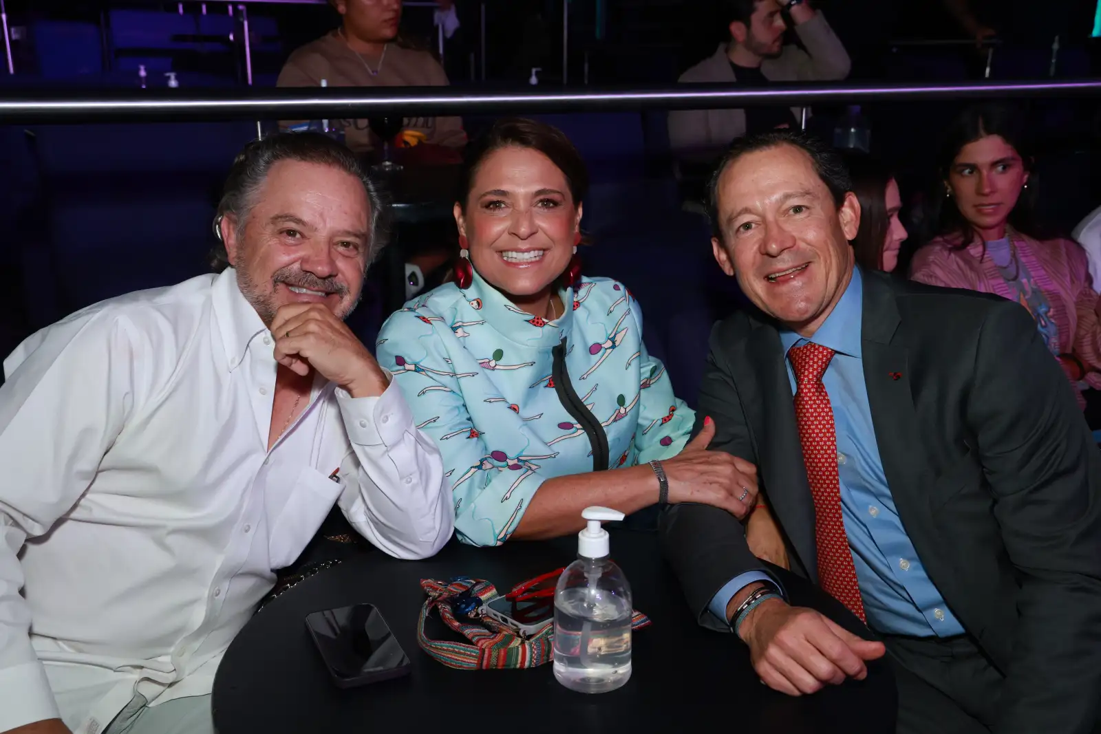 Ricardo y Adriana Guzman con Arturo Talavera 