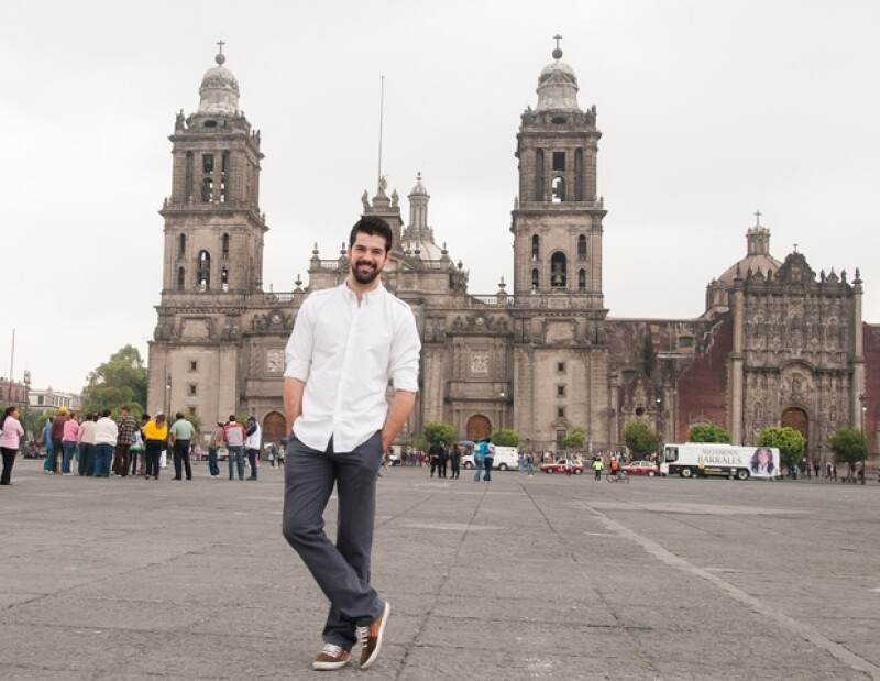 Miguel Ángel Muñoz, protagonista de `Infames´, posó para la lente de Quién.com, en un recorrido en el Centro Histórico y se sinceró en una platica muy casual.