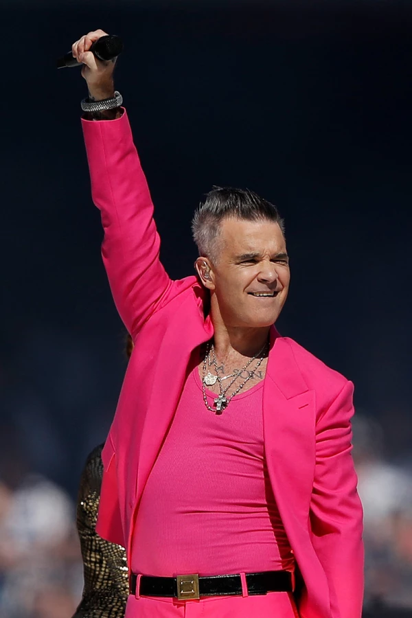 Robbie Williams promete hablar de todo en el documental que prepara con Netflix