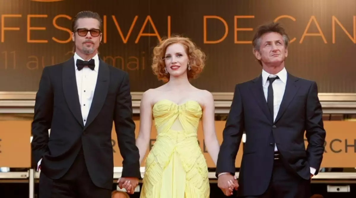 La cinta protagonizada por Sean Penn, Jessica Chastain y Brad Pitt se llevó el máximo galardón en la 64 edición del Festival de Cine. La fotografía fue realizada por el mexicano Emmanuel Lubezki.