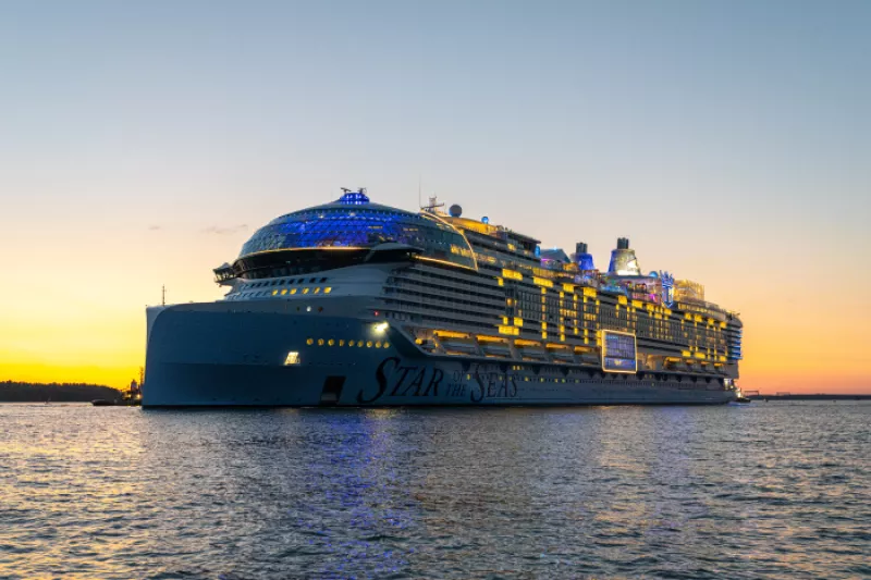 Royal Caribbean asegura sostenibilidad en Mahahual, pero videos virales y 200 mil firmas cuentan otra historia