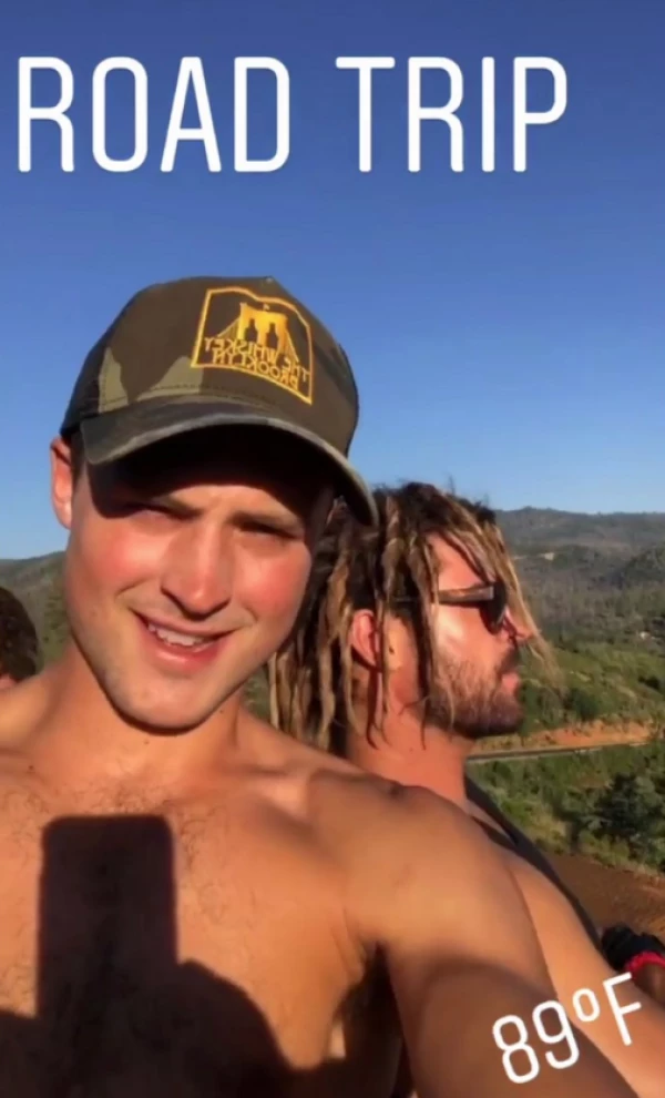 Zac y Dylan Efron.
