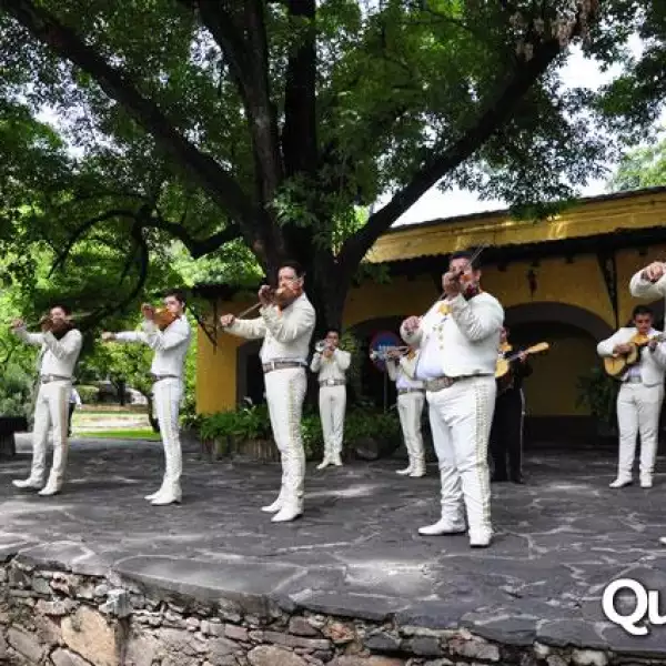 Entrega de las 2 barricas del nuevo producto” Doble Barrica