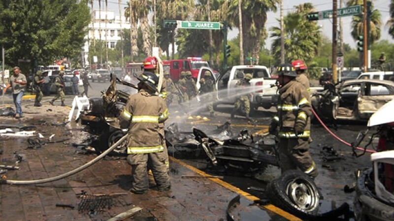 ataque, laredo, crimen, explosion, auto