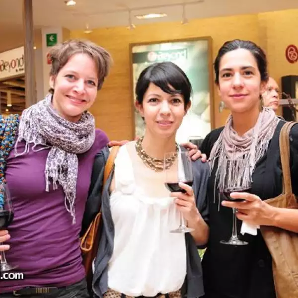 Nate Ferres,Rosy Rubio,Liliana Sarate