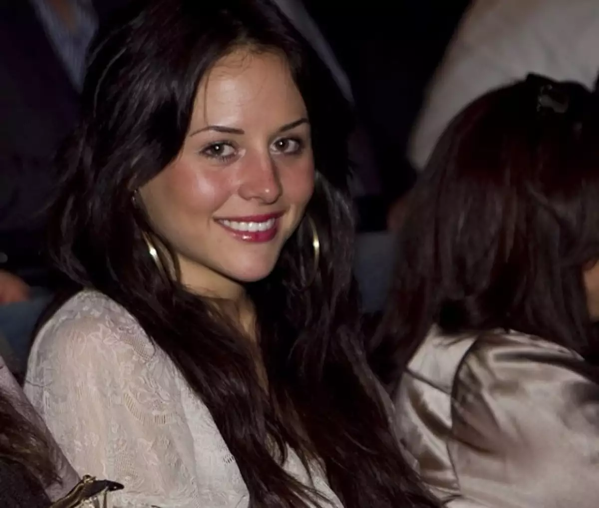 La hija del primer actor Gonzalo Vega, anhela contraer nupcias vestida de blanco y haciendo tremenda fiesta. Asegura que su actual novio es el hombre de su vida.