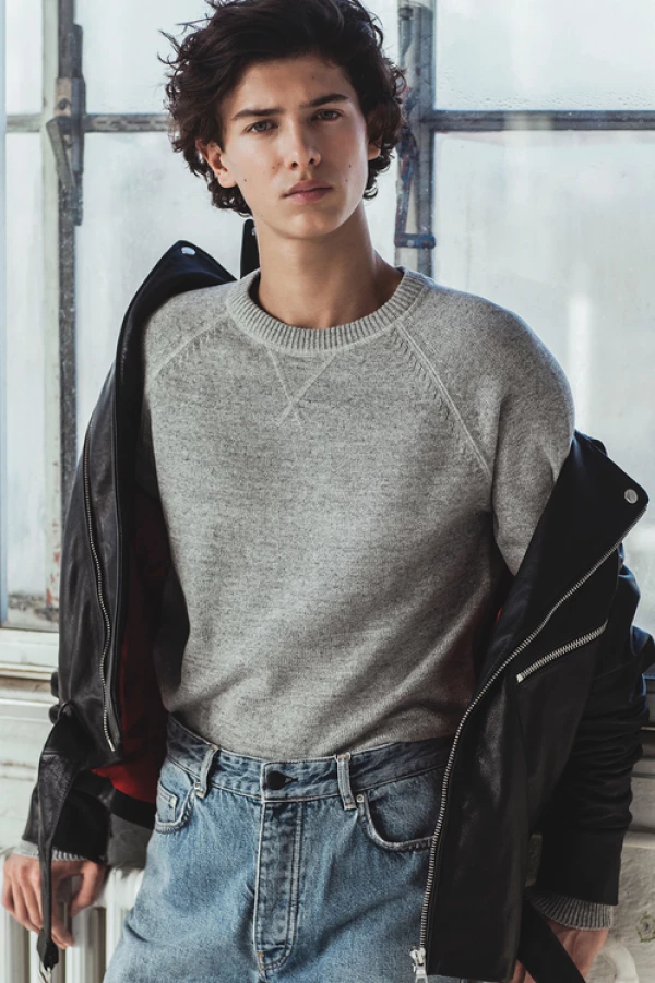 002_prince_nikolai_vogueint_aug22_credit_scoop_models_photo_by_marco_van_rijt_jpg_3325_jpeg_7787.jpeg_north_499x_white-1