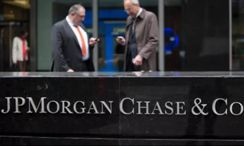 Los bancos han tenido dificultades para obtener ingresos a través de los préstamos debido a las tasas bajas. (Foto: Cortesía de Fortune)