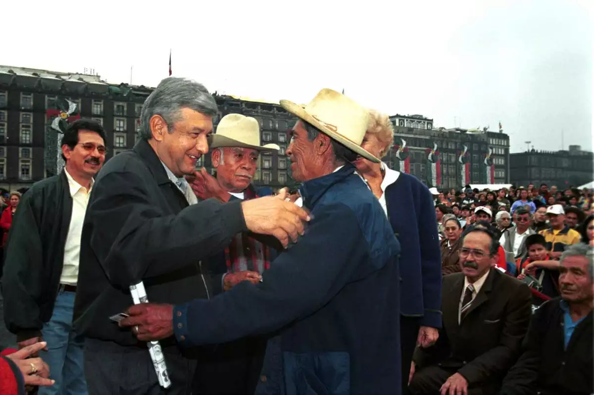 jefe de gobierno, ancianos, zocalo, ayuda a ancianos, politica oficial, apoyo a adultos