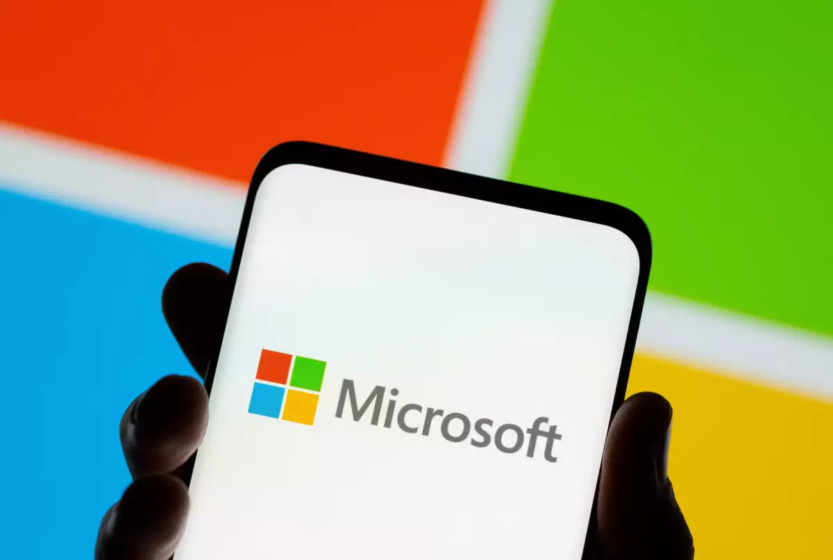 Smartphone con logo de microsoft