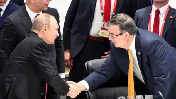 Ebrard y Putin