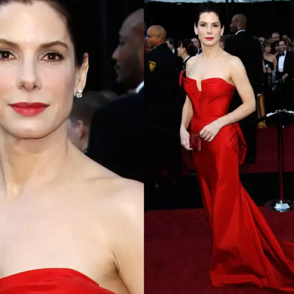 Sandra Bullock en Vera Wang y joyas de Harry Winston.