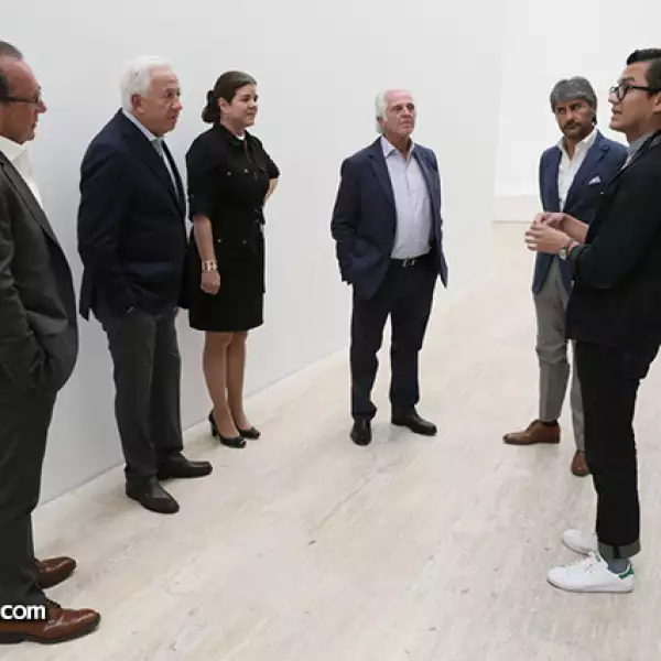 Alberto Fasja, Paul Marciano, Sonya Santos, Maurice Marciano, Ricardo Bastón y José Esparza Chong Cuy