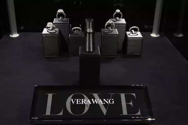 Zales Celebrates The Vera Wang Love Fashion Jewelry Collection