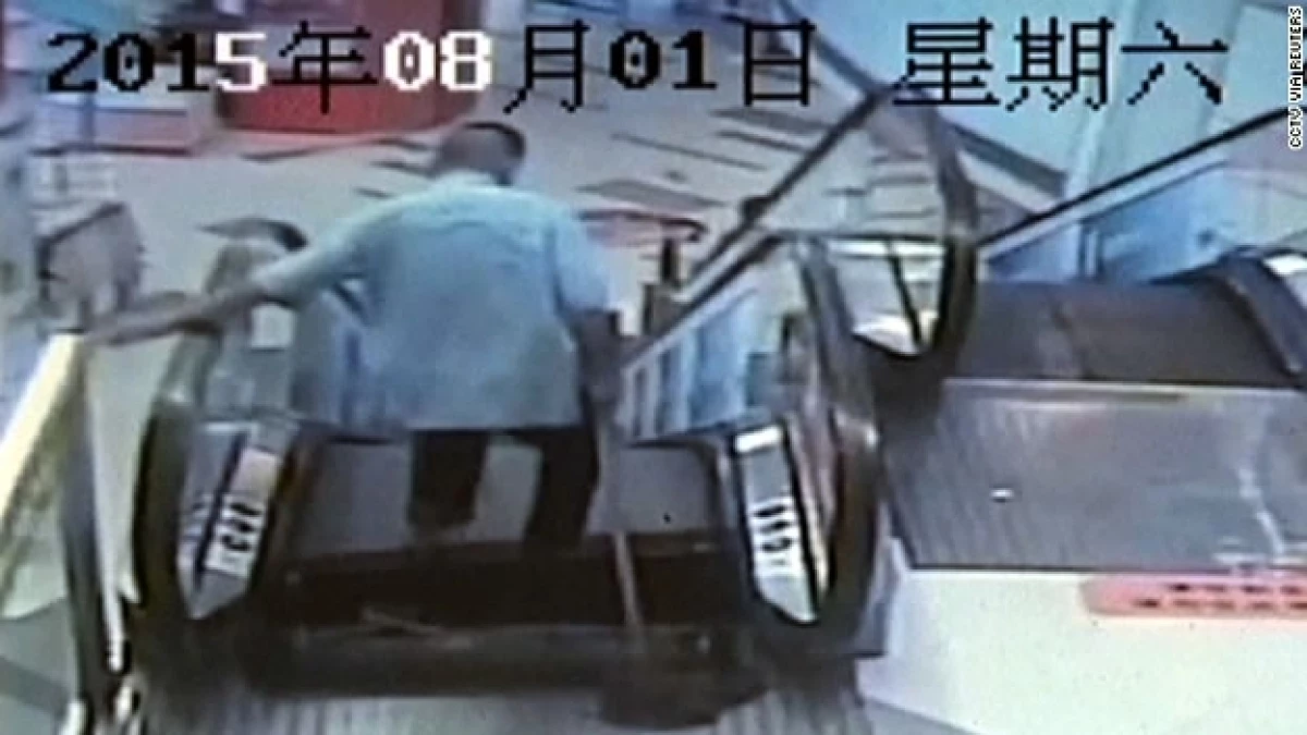 china trabajador amputado escalera