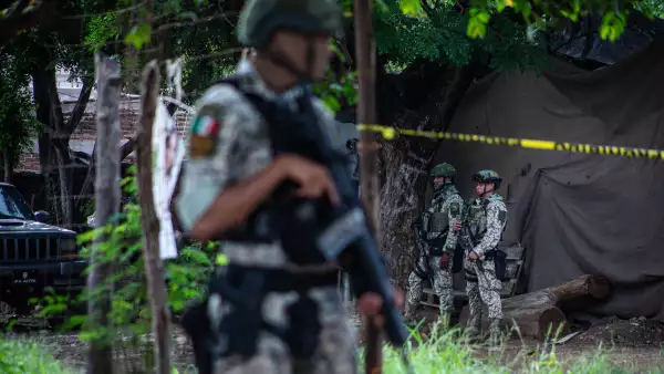 Enfrentamiento en Culiacán deja dos militares heridos; suspenden clases