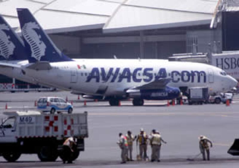 Tras la suspensión, Aviacsa ofrece a los pasajeros el cambio de fecha o el reembolso en un lapso de 25 días. (Foto: Notimex)
