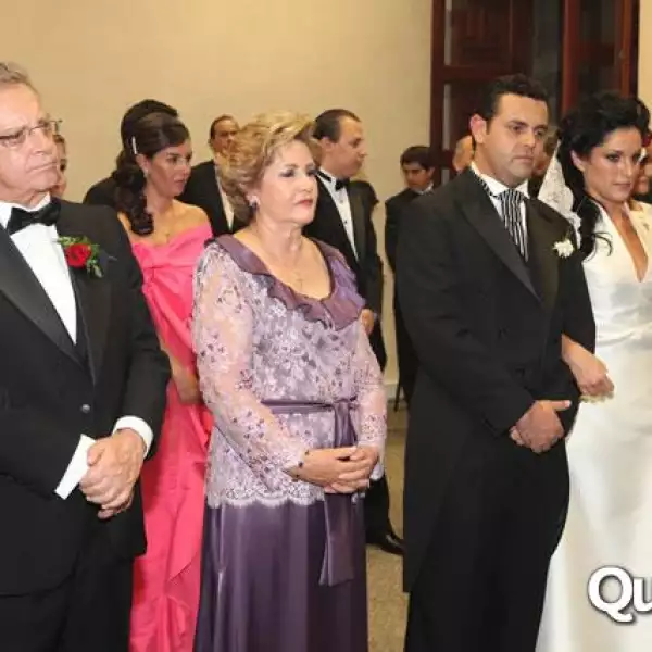 Guillermo Ochoa,Ana Maria Millan,Guillermo Ochoa y Dannielle Dithurbide