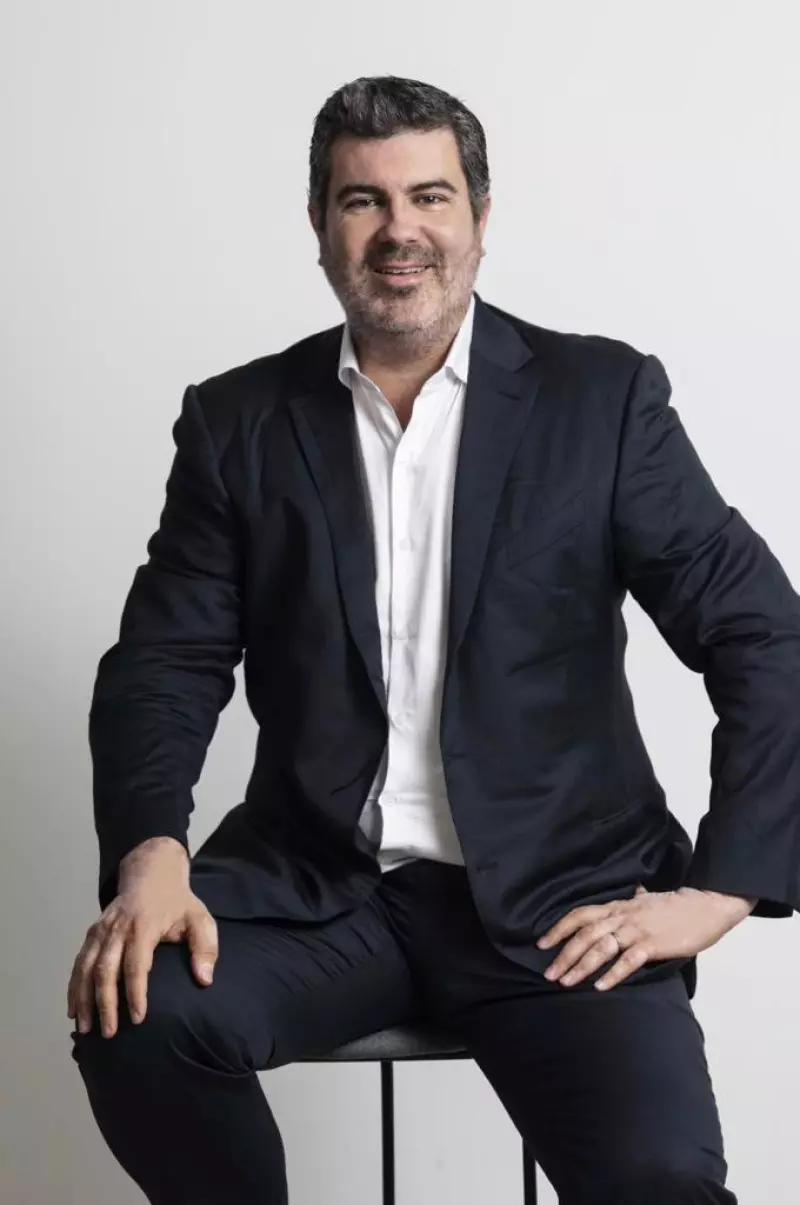 Kenneth Campbell llega a México como nuevo Presidente y CEO de L'Oréal.