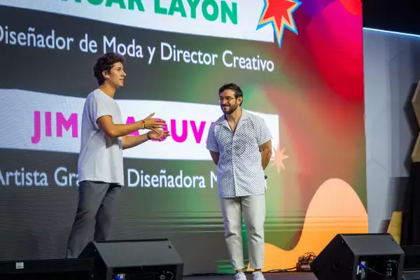 Anuar y Juanpa Zurita.jpeg