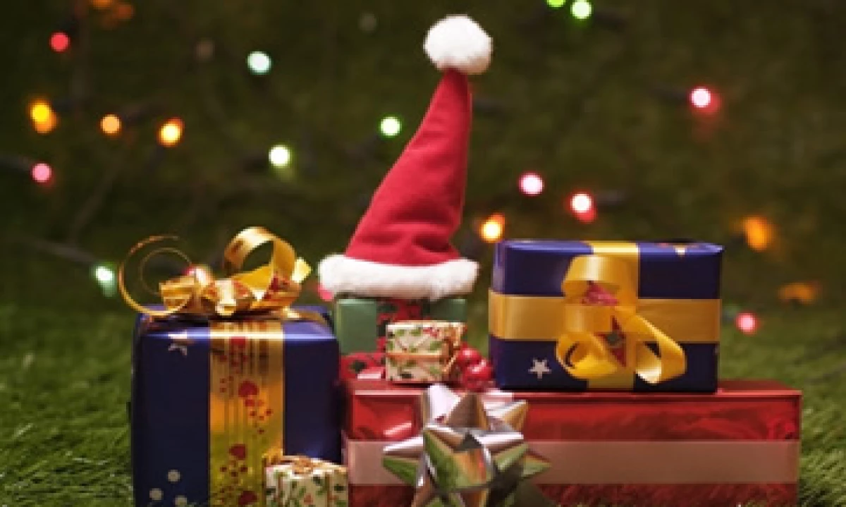 Un error común de las empresas, en la época navideña, es imponer la dinámica del intercambio de regalos. (Foto: Getty Images)