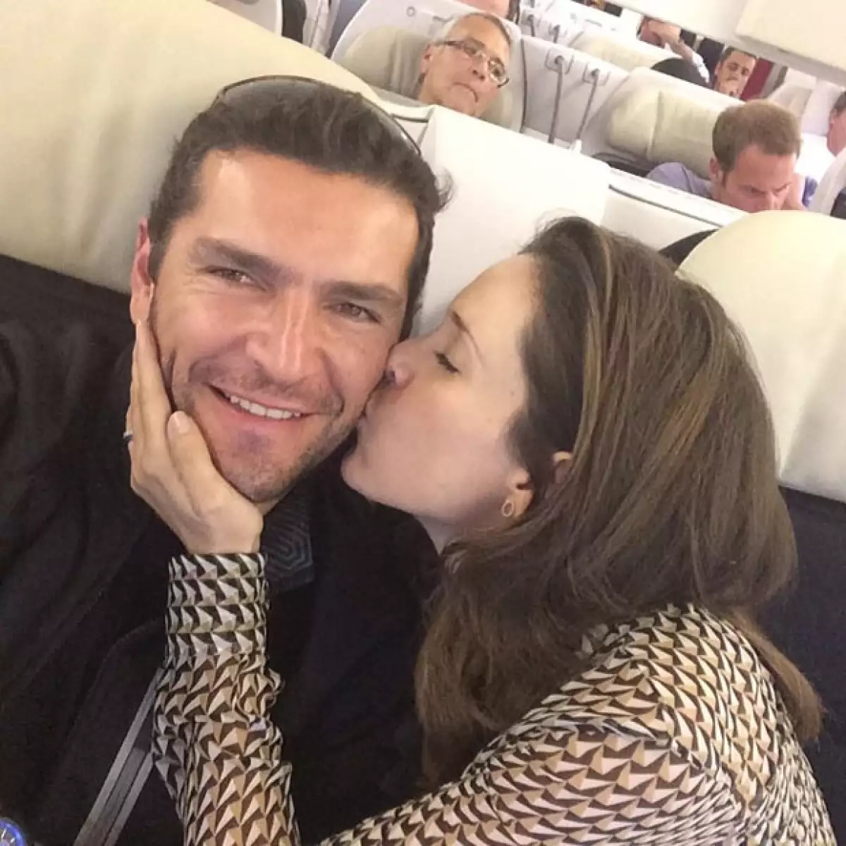 Los futuros papás de Carolina compartieron en Instagram una foto muy tierna de ellos dos disfrutando de la ciudad suiza.