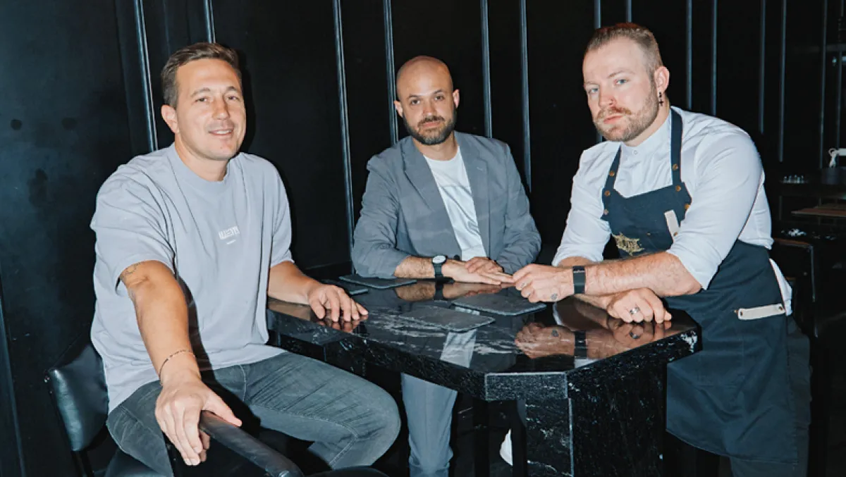 Handshake socios: Rodrigo Urraca, Eric Van Beek y Marcos Di Battista