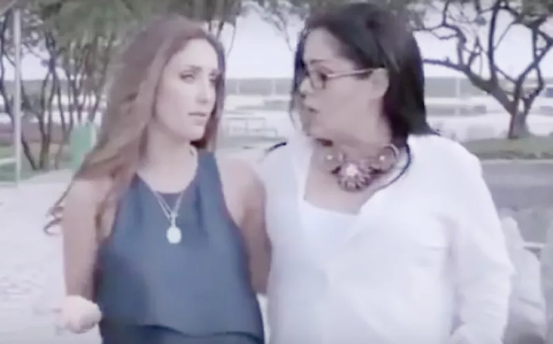 En un capítulo de la serie ‘Lucky Ladies’ aparece la cantante y su hermana Marichelo, una de las protagonistas del reality, a la que le dice "a lo mejor estoy embarazada".