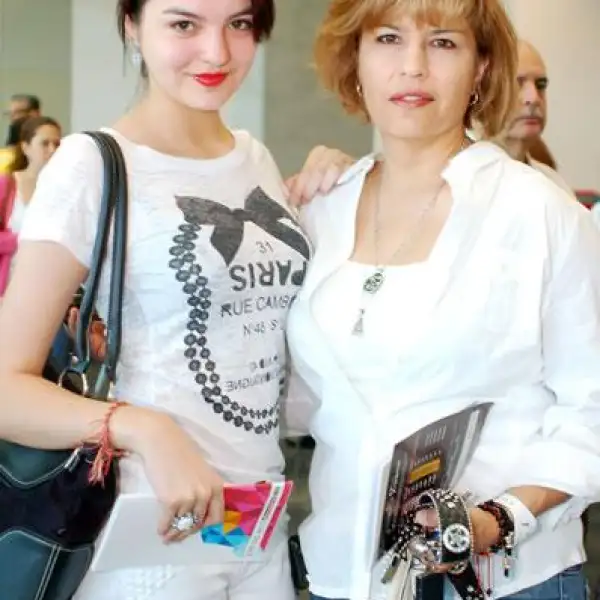 Itzel Vives y Cecilia Lo%u0301pez