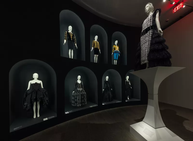 Foto: The Costume Institute; Karl Lagerfeld: A Line of Beauty (2023)