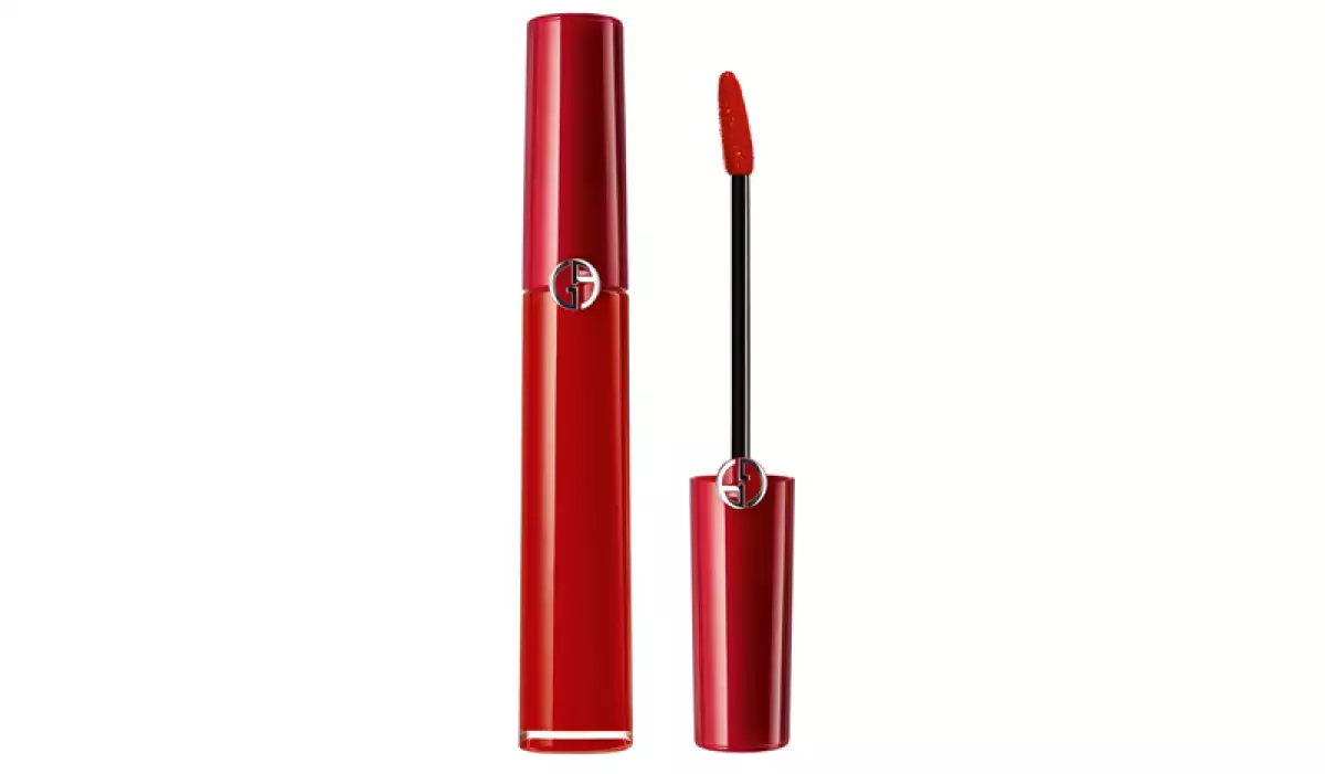 GIORGIO ARMANI-lipstick-labial-duracion-truco-tip-maquillaje-consejo-corre-corra-mueva.jpg
