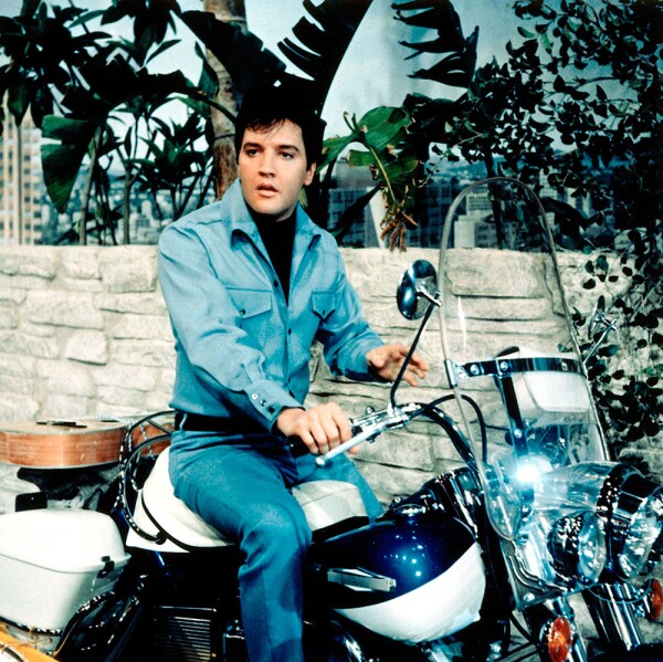Elvis Presley con Harley-Davidson