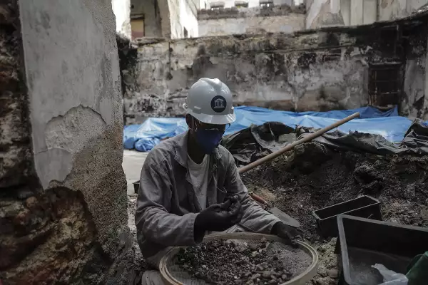 Obras de reconstrucción del Museo Nacional de Río de Janeiro tras cinco meses de voraz incendio