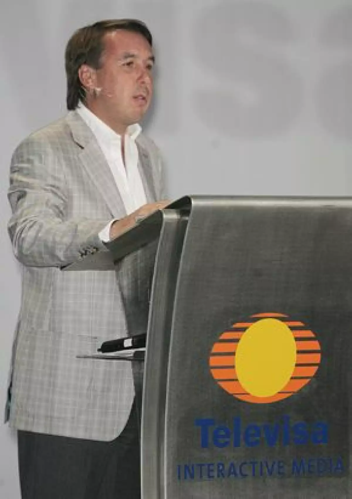 La empresa mexicana, principal productora de programas de televisión en español, informó en un comunicado que lanzará el canal "premium" en el verano.