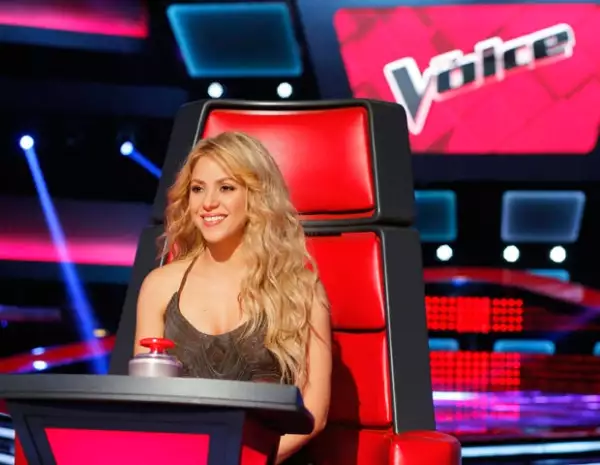 Shakira está promocionando su nuevo sencillo "Can´t Remember to Forget You" y a la vez, está en el show "The Voice" como coach.