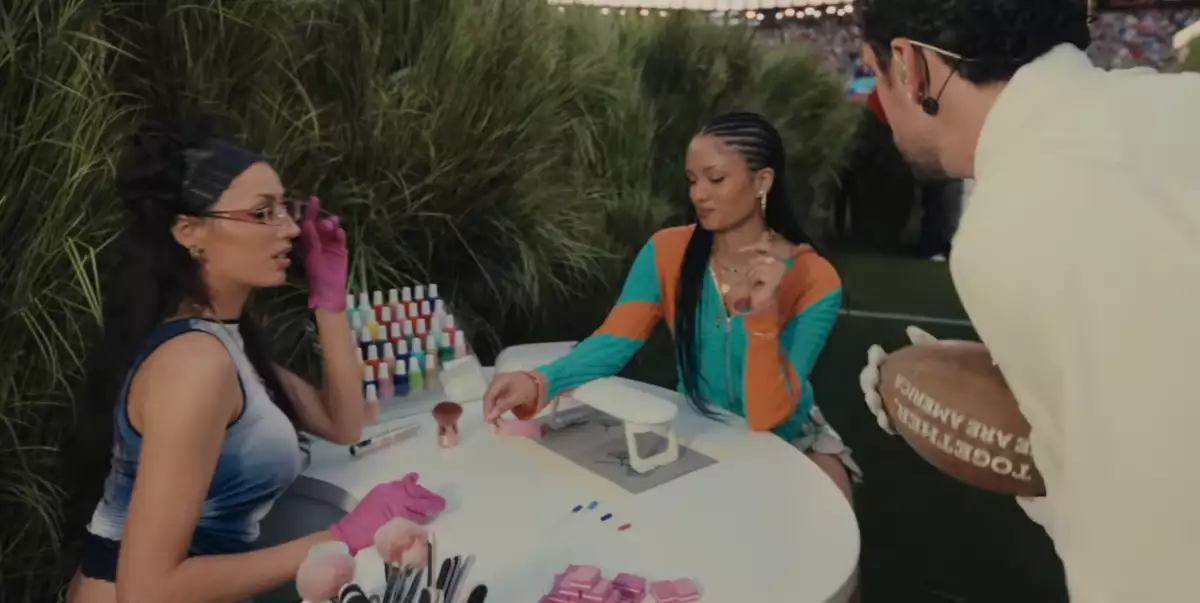 Salon-de-uñas-Bad-Bunny