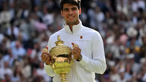 Alcaraz derrota a Djokovic y gana su segundo título de Wimbledon